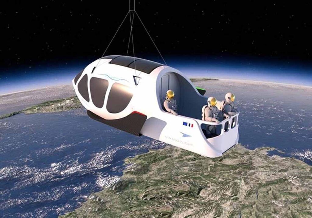 High-altitude balloon carrying three astronauts
